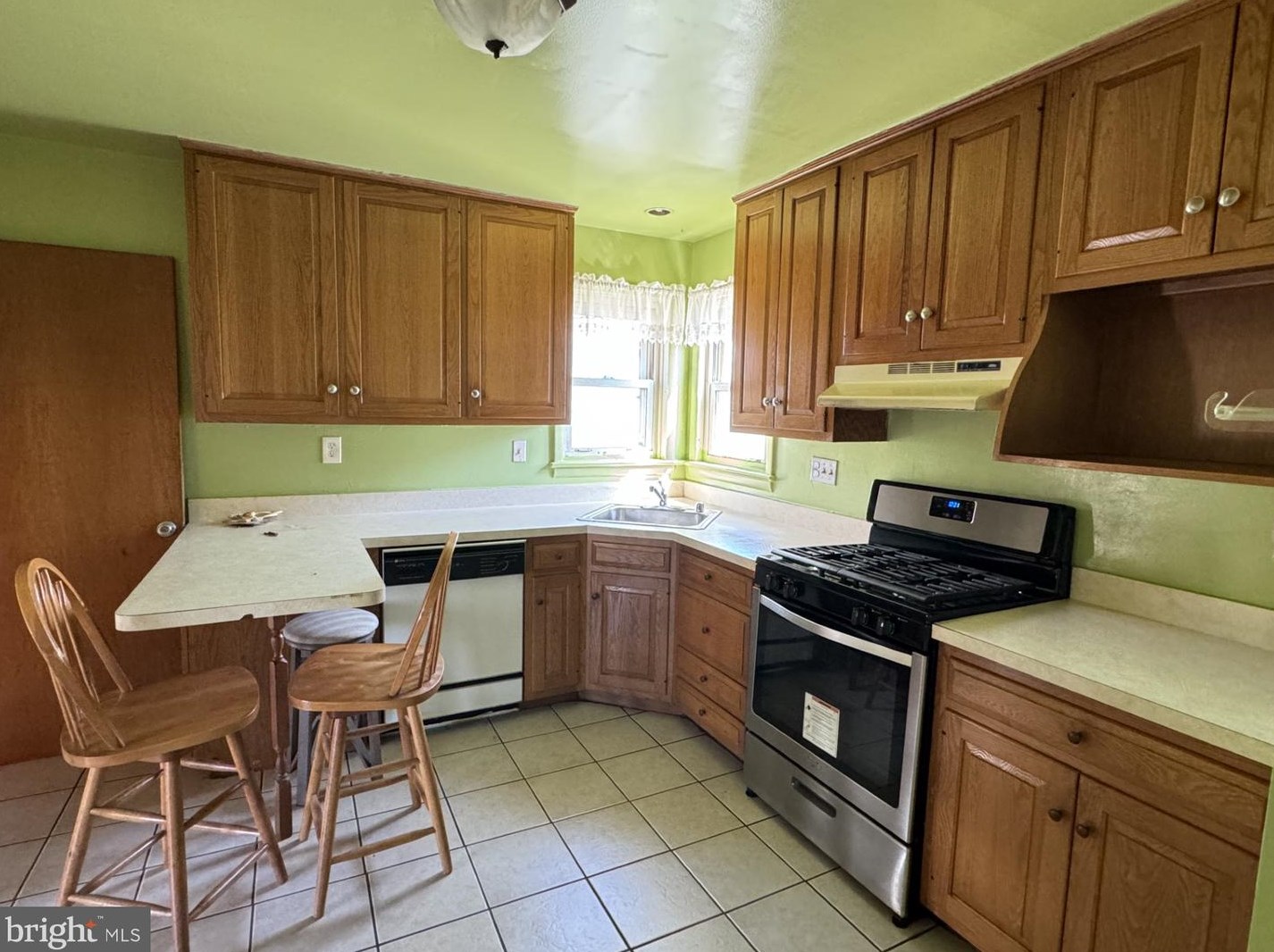 7201 Patterson St, Lanham, MD 20706-1205