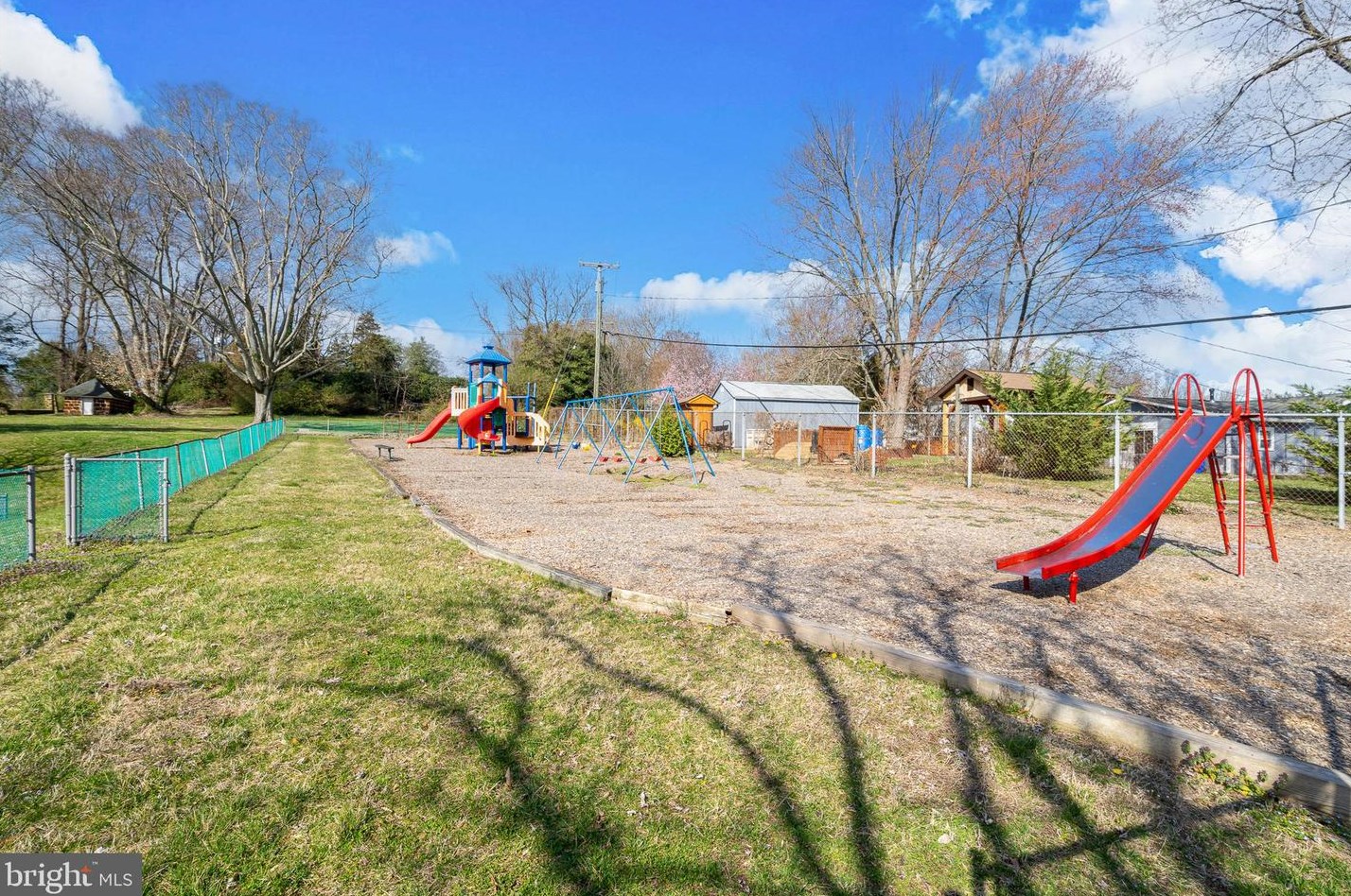 12211 Fleming Ln, Bowie MD  20715-2526 exterior