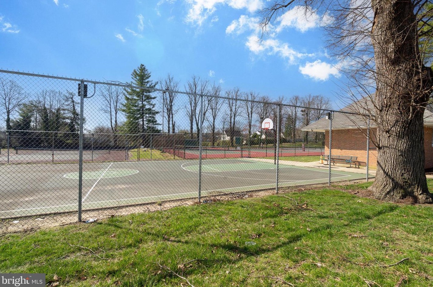 12211 Fleming Ln, Bowie MD  20715-2526 exterior