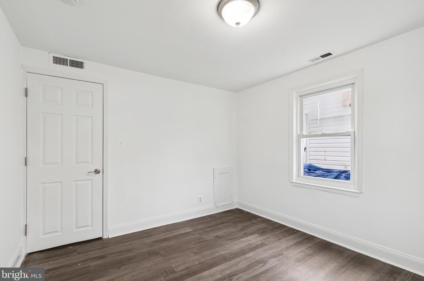 1511 4th St, Lanham, MD 20706-1616