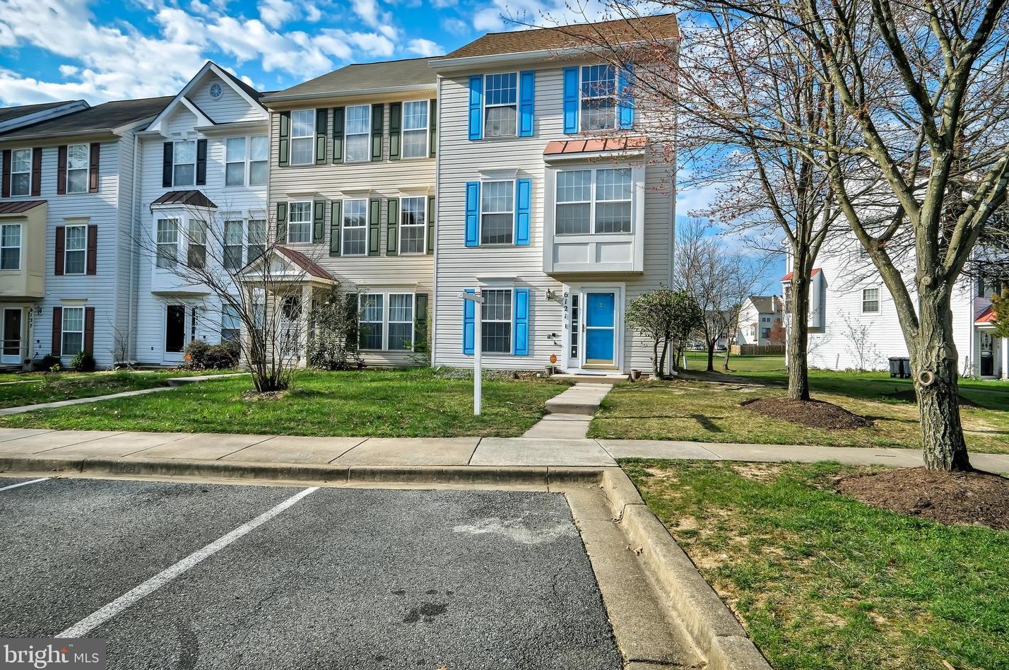 6121 Rose Bay Dr, Forestville, MD 20747-2866