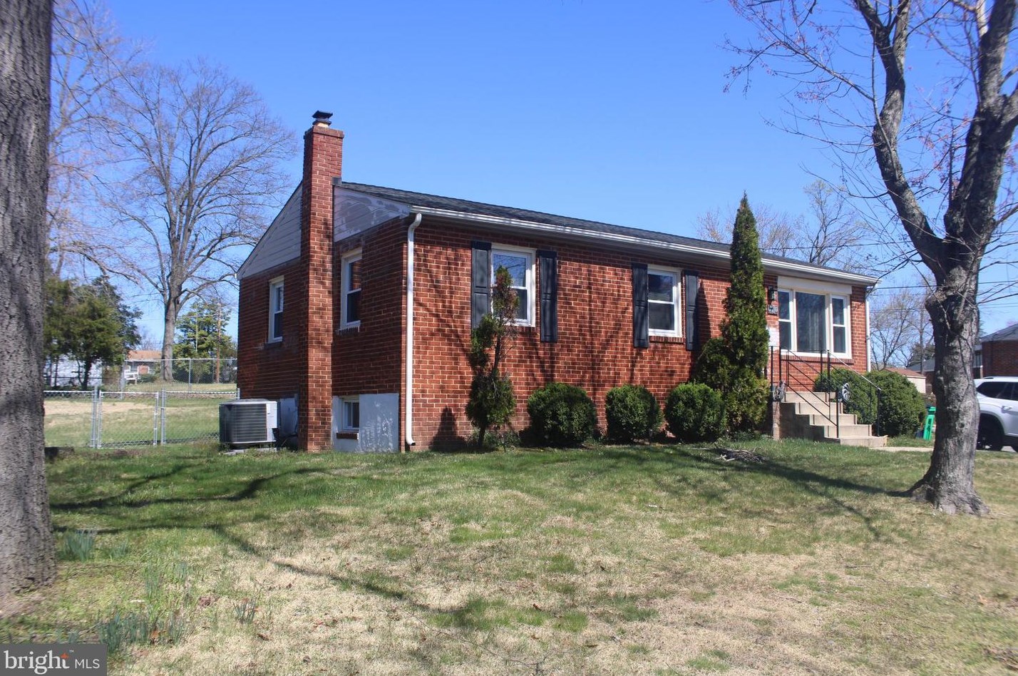 6210 Den Lee Dr, Clinton, MD 20735