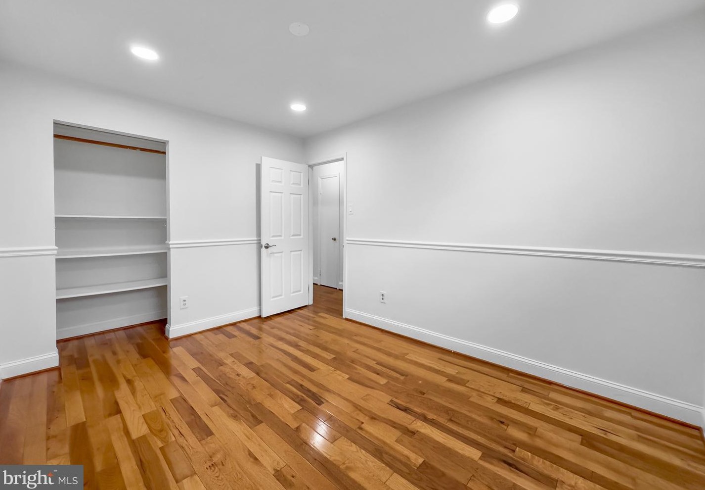 909 Glacier Ave, Capitol Heights MD  20743-3906 exterior