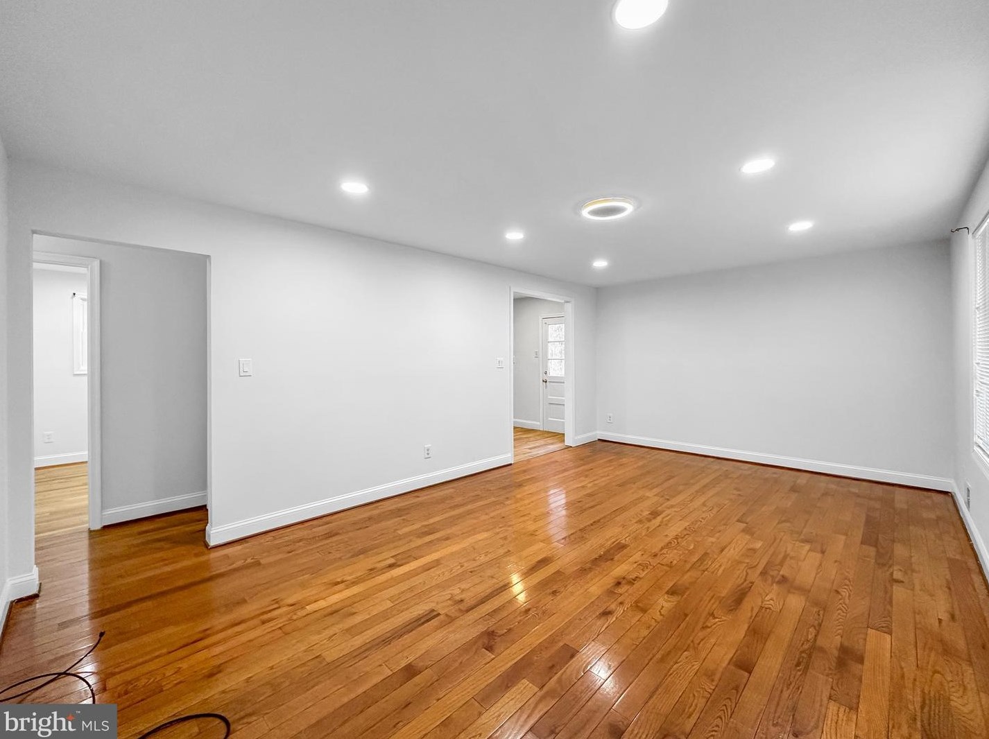 909 Glacier Ave, Capitol Heights MD  20743-3906 exterior