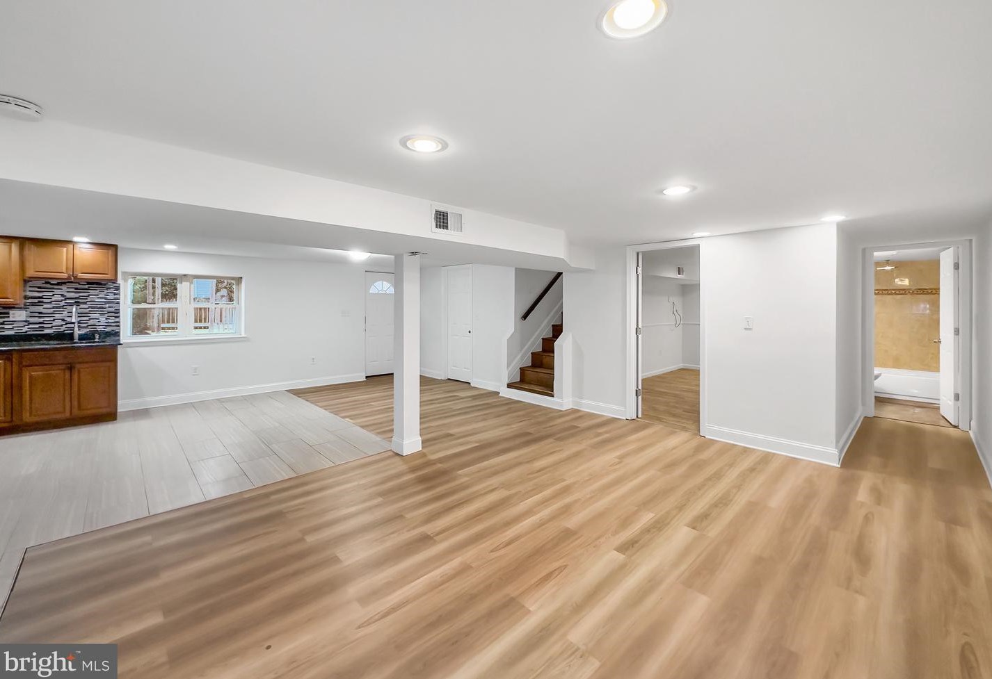 909 Glacier Ave, Capitol Heights MD  20743-3906 exterior