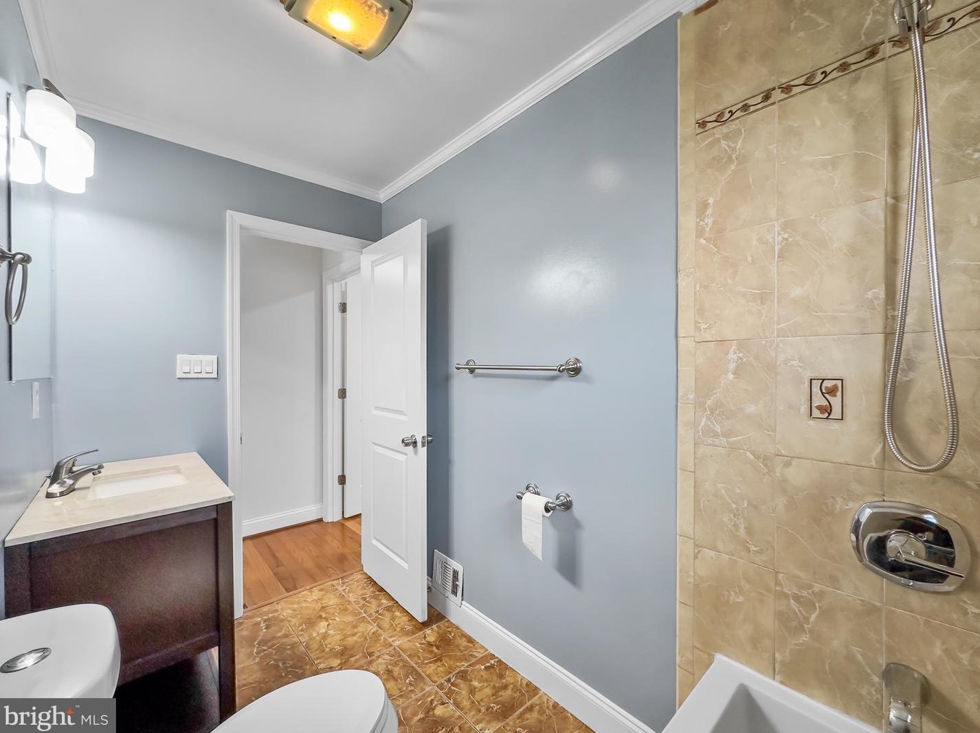 909 Glacier Ave, Capitol Heights MD  20743-3906 exterior