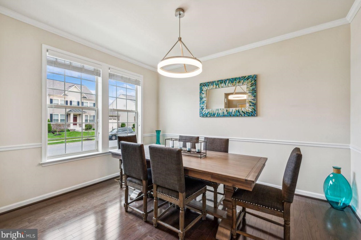 8010 Hubble Dr, Lanham, MD 20706