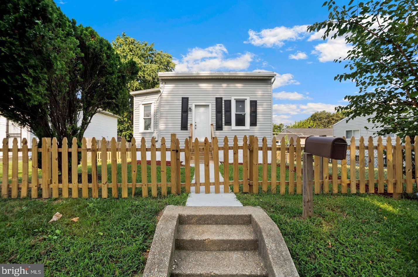 905 Drum Ave, Capitol Heights MD 20743-3951 exterior