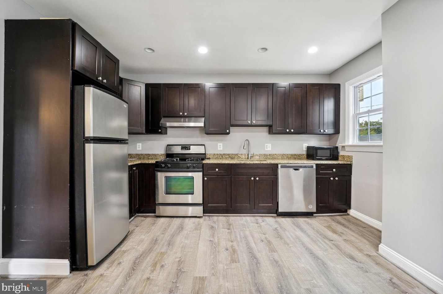 511 70 St, Capitol Heights MD 20743-2240 exterior