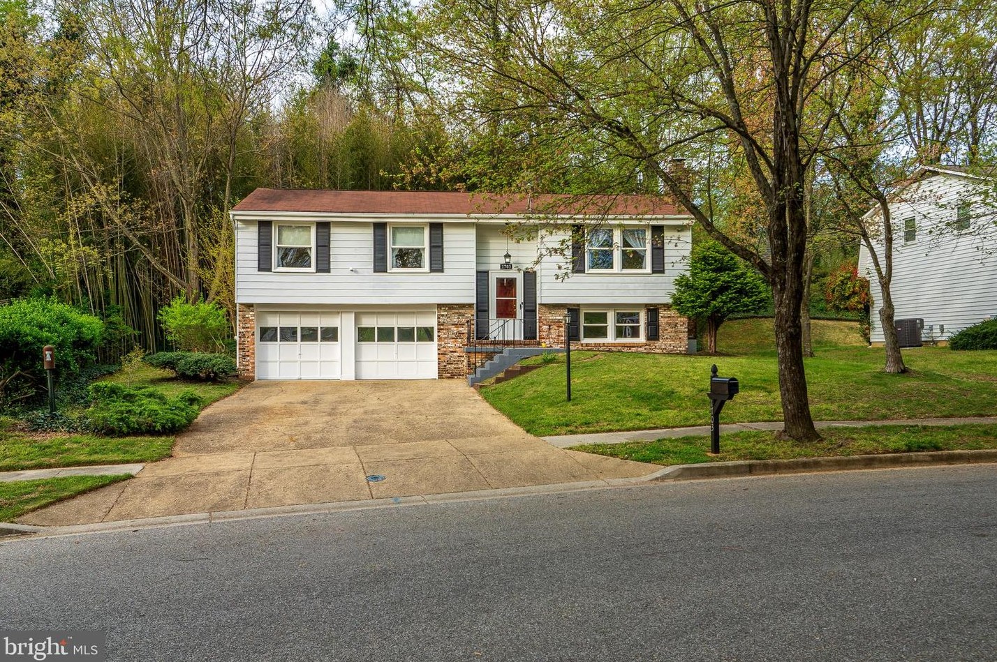 1703 Dauphin Dr, Fort Washington, MD 20744