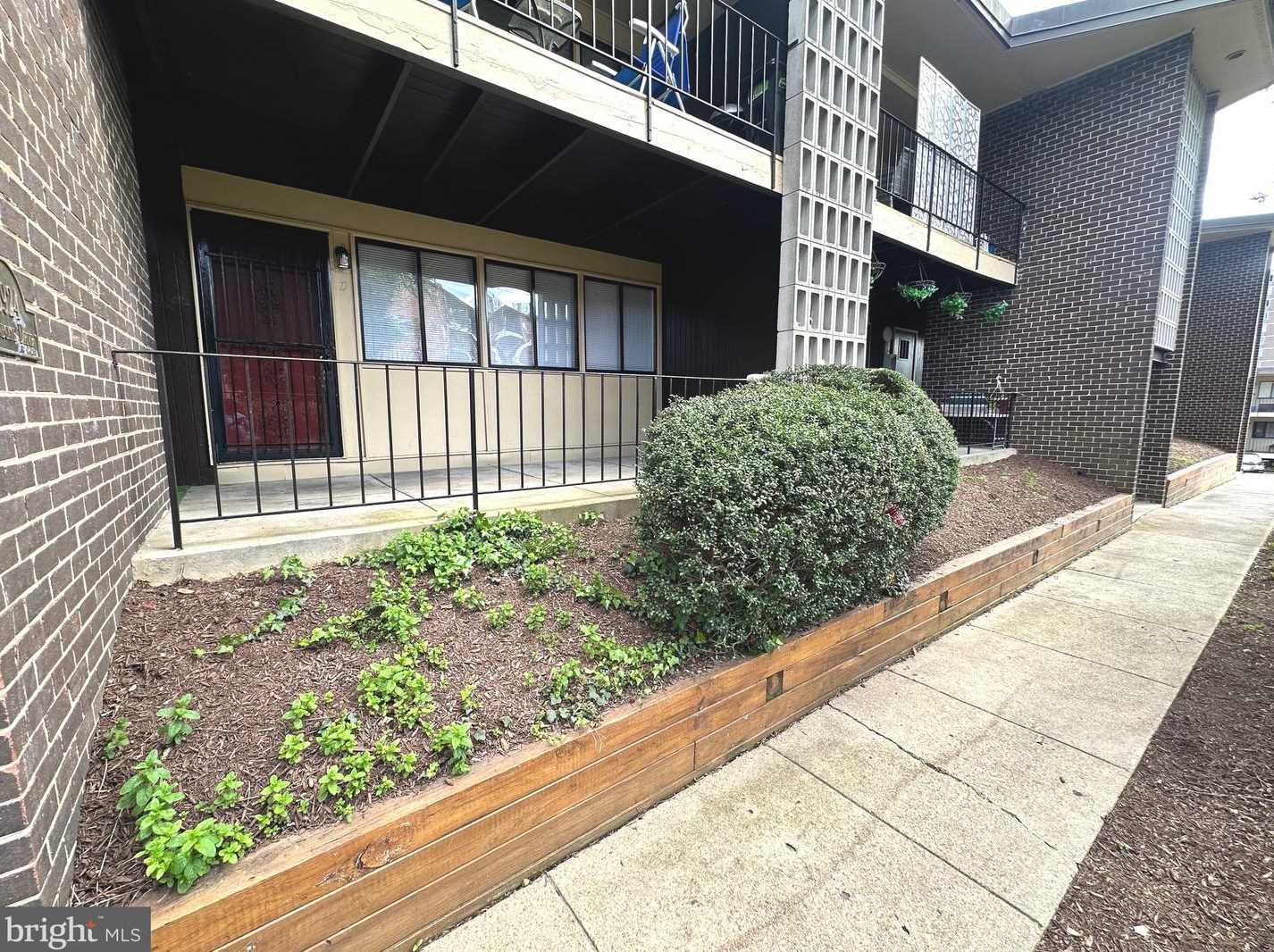 3924 Stone Gate Dr, Suitland MD  20746-1909 exterior