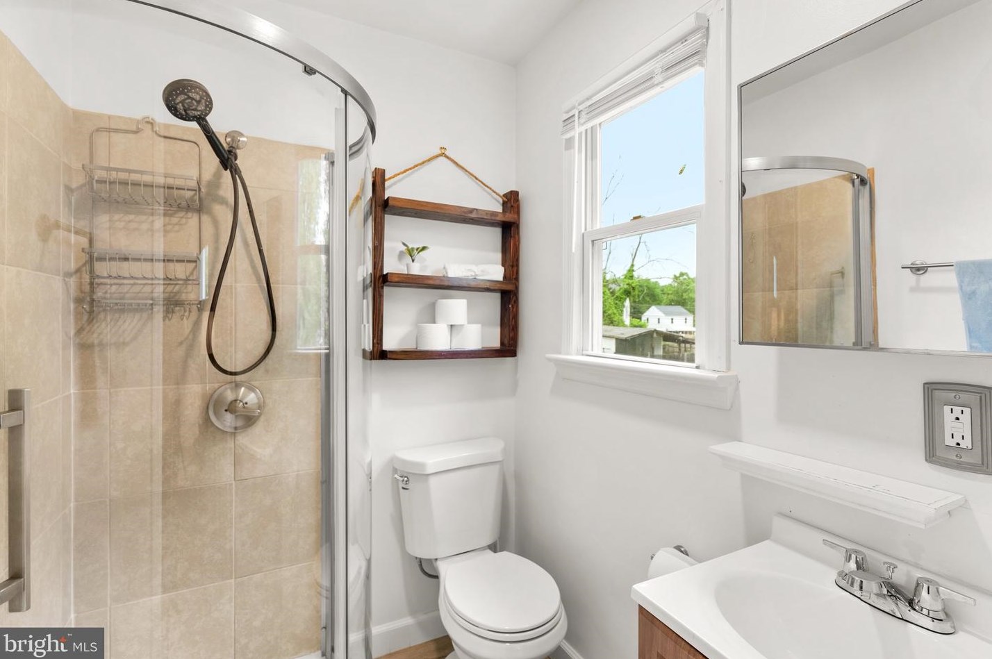 6807 10 Ave, Silver Spring MD 20912-5940 exterior