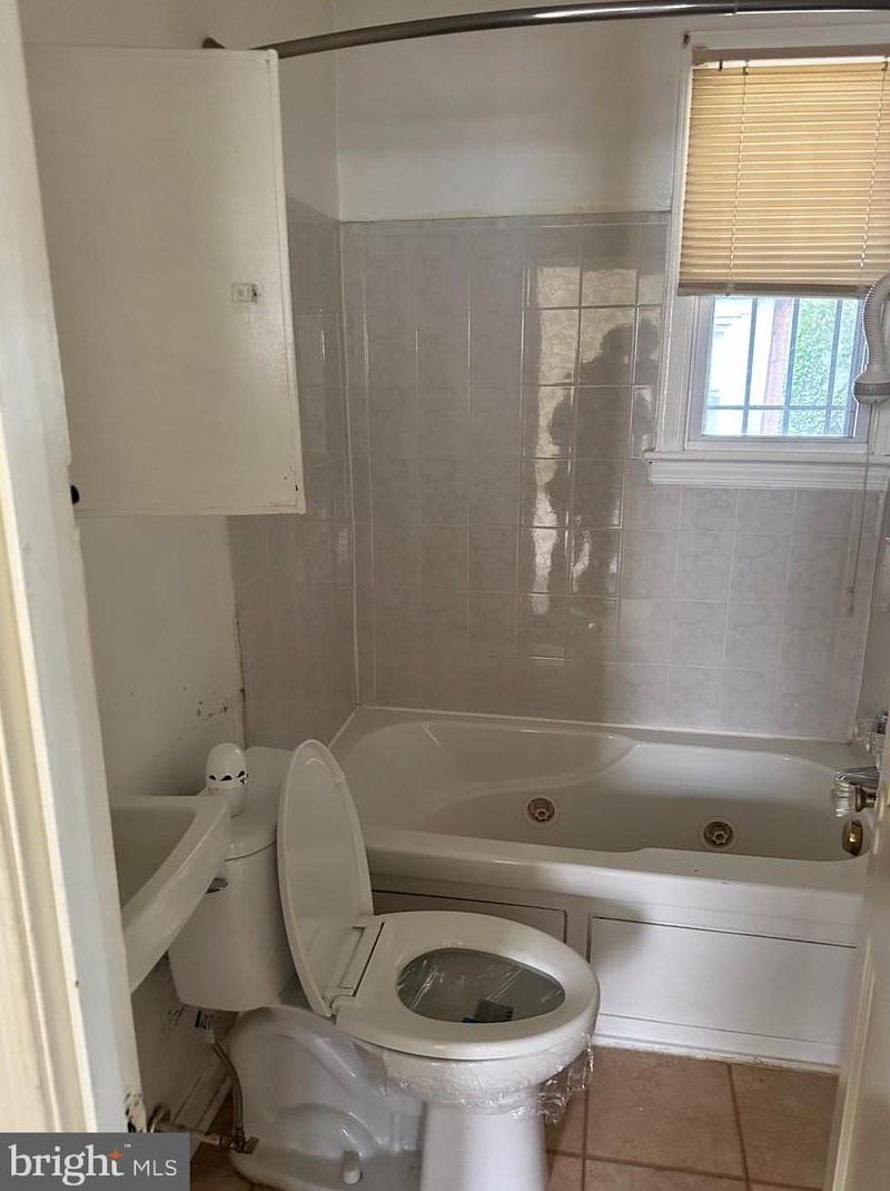 5003 Addison Rd, Capitol Heights MD  20743-1160 exterior