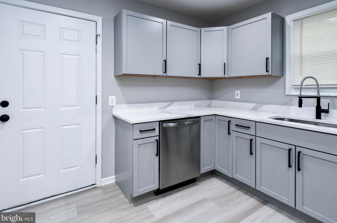 5524 Addison Rd, Capitol Heights MD  20743-1676 exterior