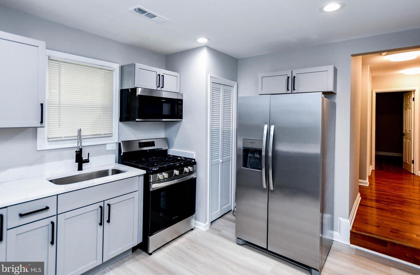 5524 Addison Rd, Capitol Heights MD  20743-1676 exterior