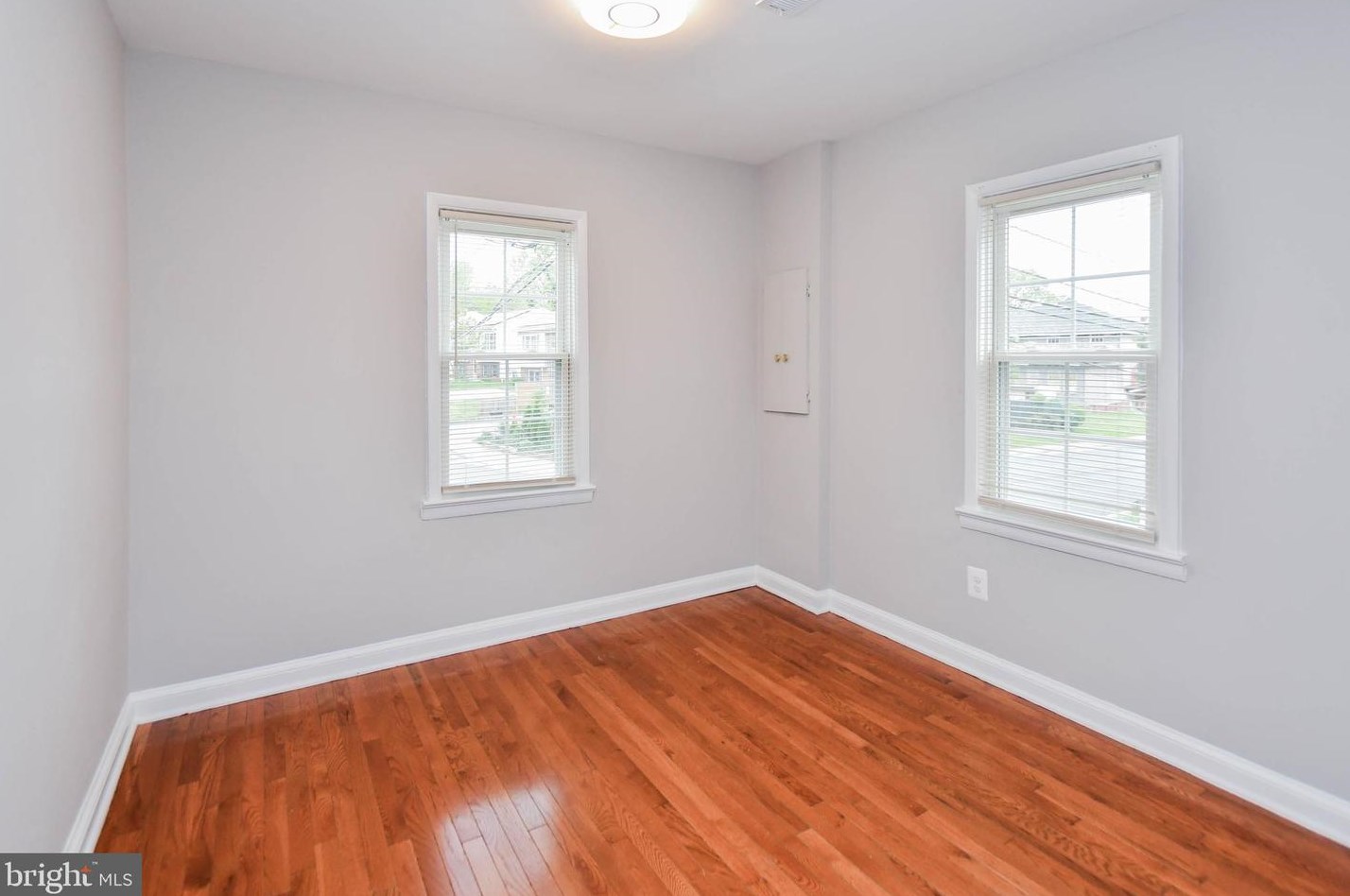 5524 Addison Rd, Capitol Heights MD  20743-1676 exterior