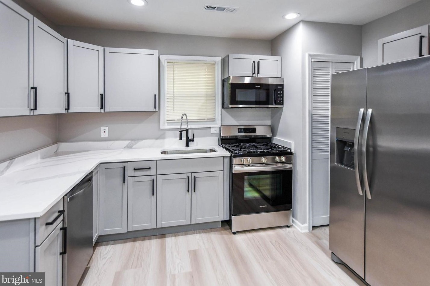 5524 Addison Rd, Capitol Heights MD  20743-1676 exterior