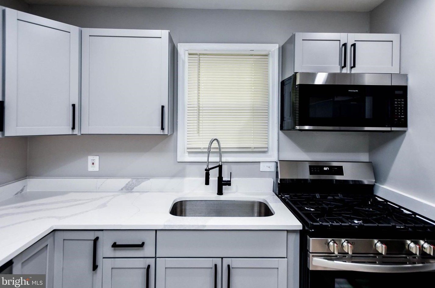 5524 Addison Rd, Capitol Heights MD  20743-1676 exterior