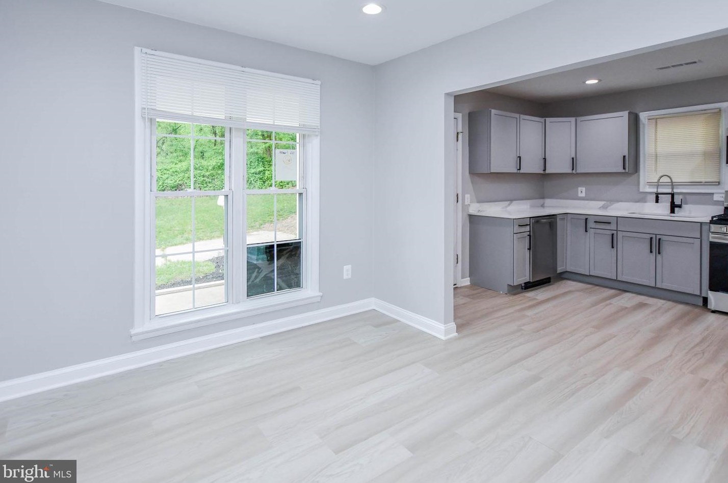 5524 Addison Rd, Capitol Heights MD  20743-1676 exterior