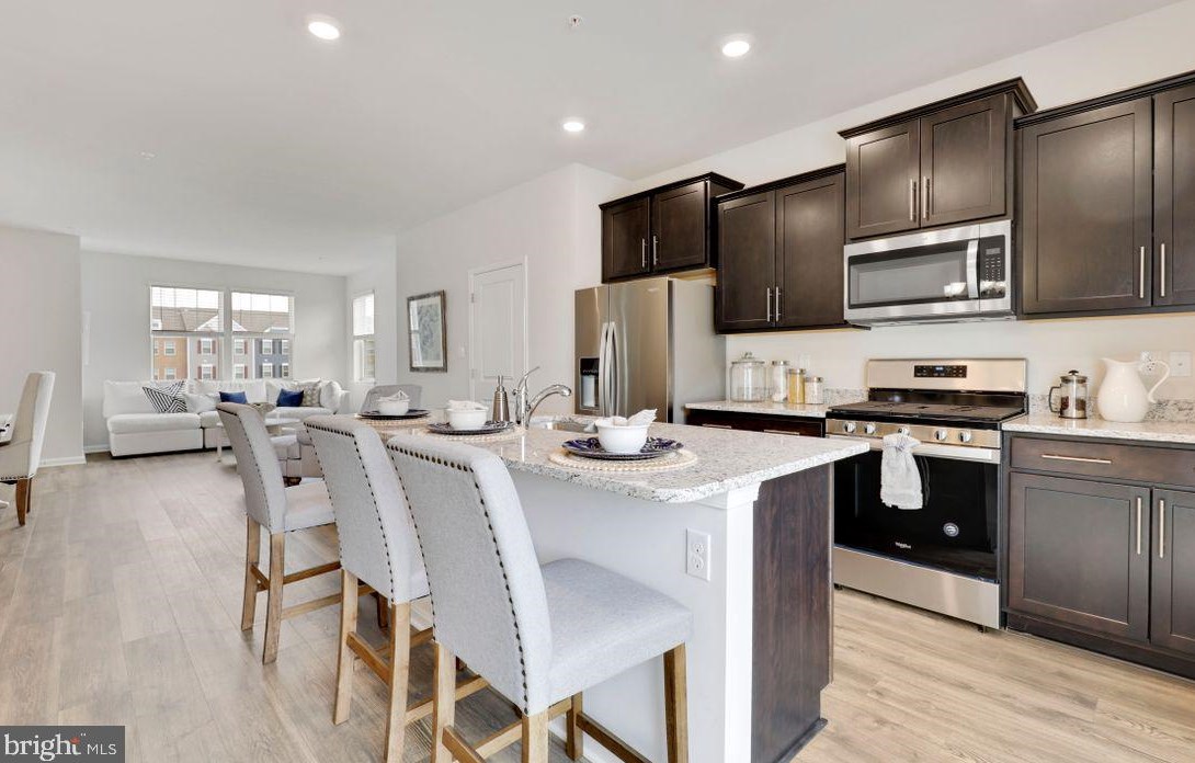 8841 Mimosa Ave, Clinton MD 20735-2641 exterior