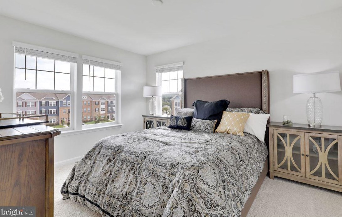 8835 Mimosa Ave, Clinton MD 20735-2642 exterior