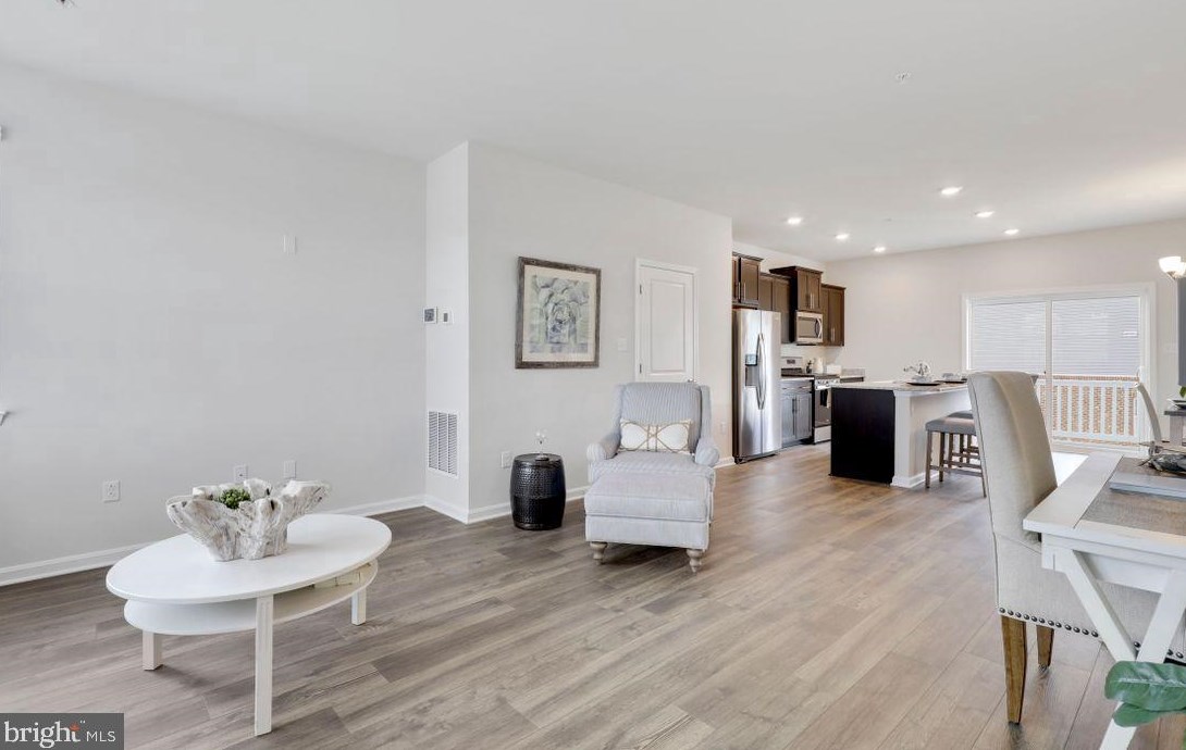 8835 Mimosa Ave, Clinton MD 20735-2642 exterior