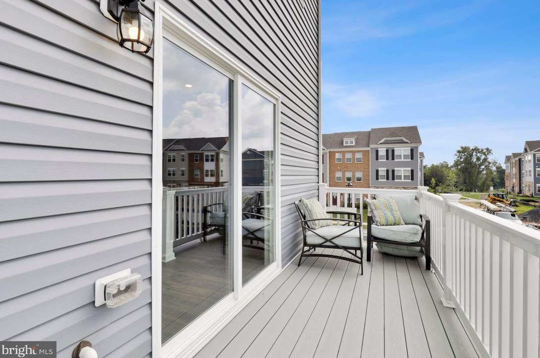 8835 Mimosa Ave, Clinton MD 20735-2642 exterior