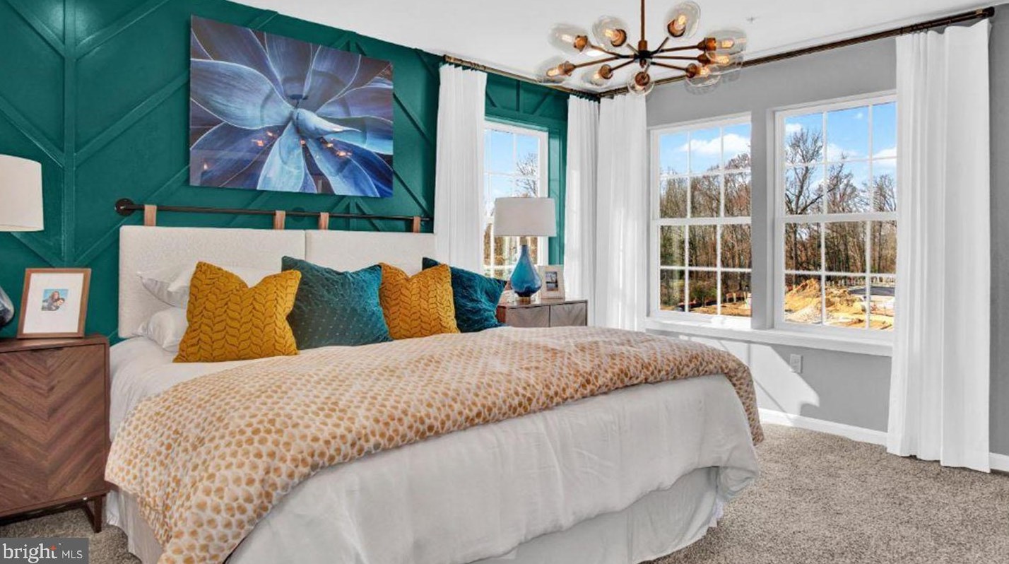 8831 Mimosa Ave, Clinton MD 20735-2648 exterior