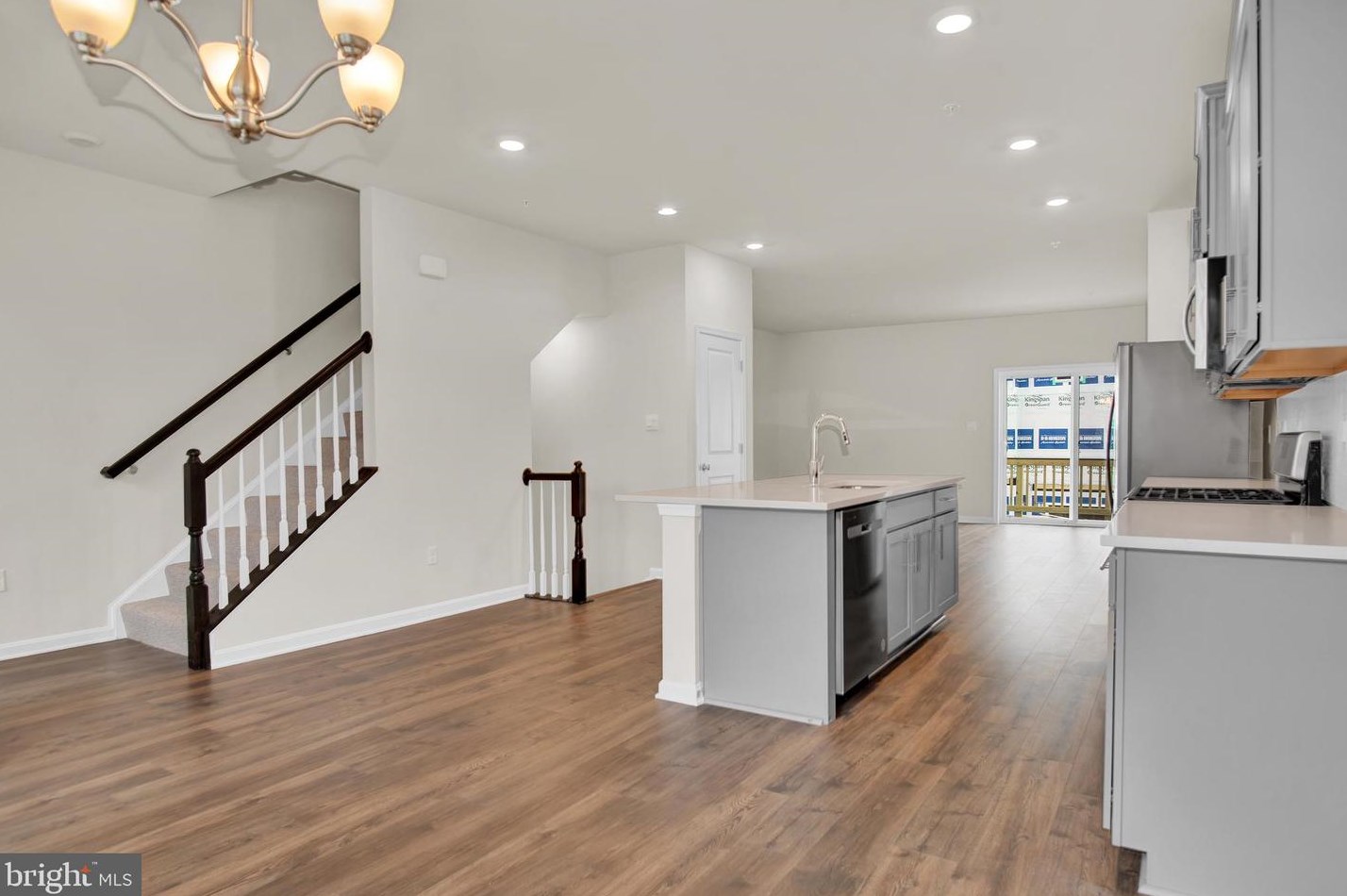 8837 Mimosa Ave, Clinton MD 20735-2642 exterior