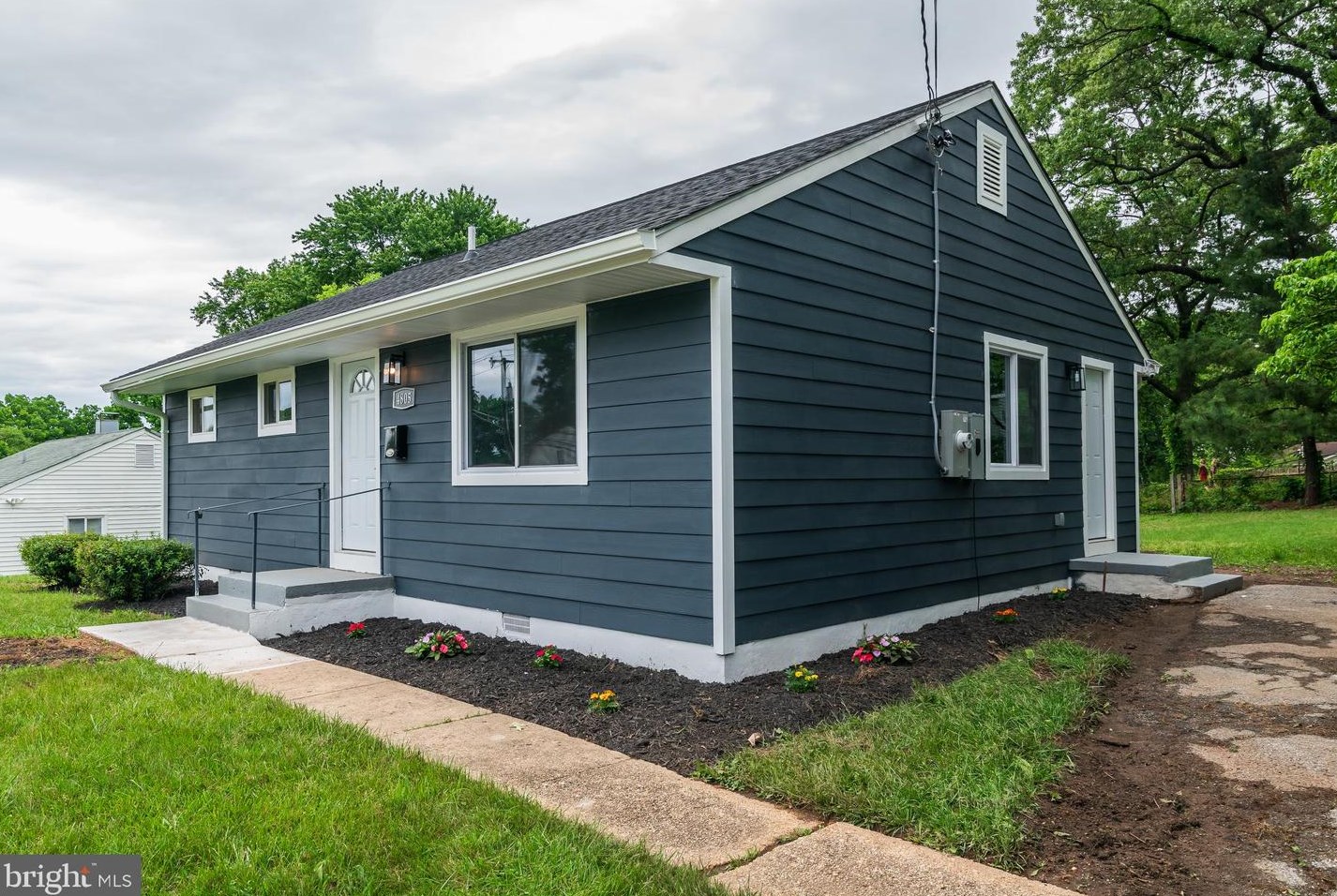 4805 Whitfield Chapel Rd, Lanham, MD 20706