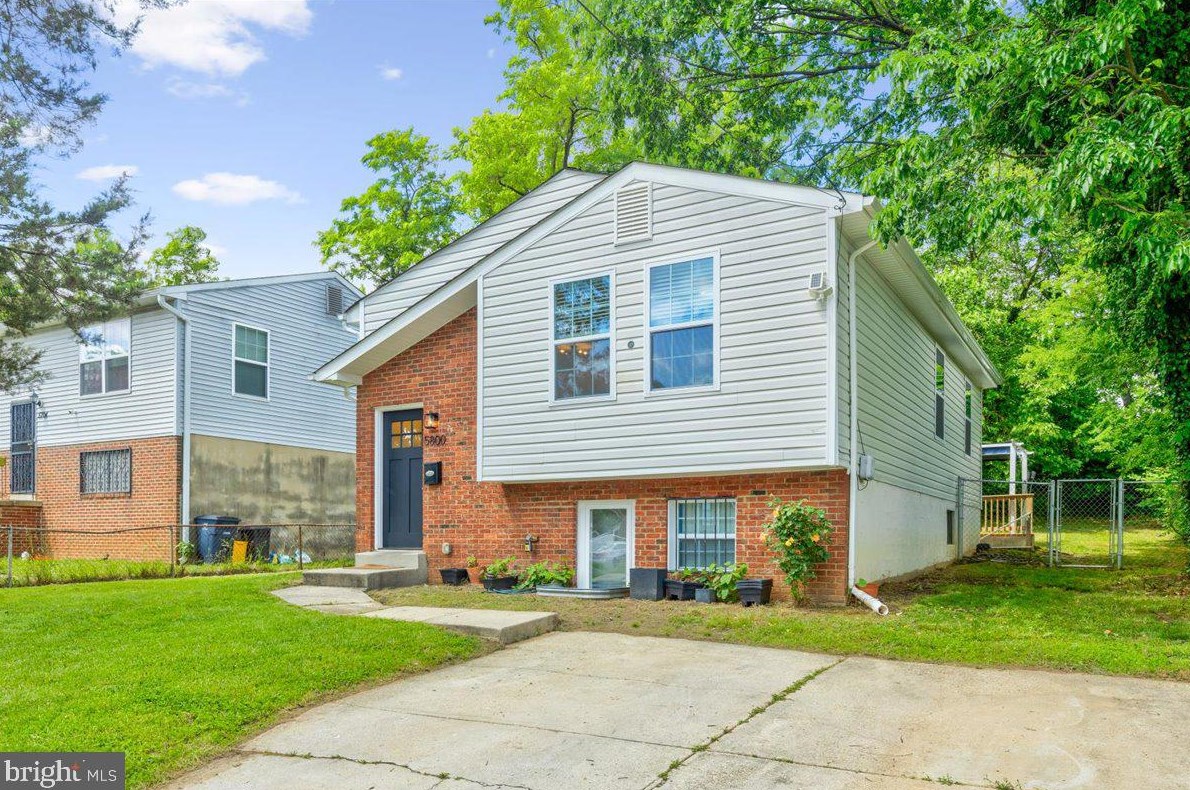 5800 L St, Capitol Heights, MD 20743-6516