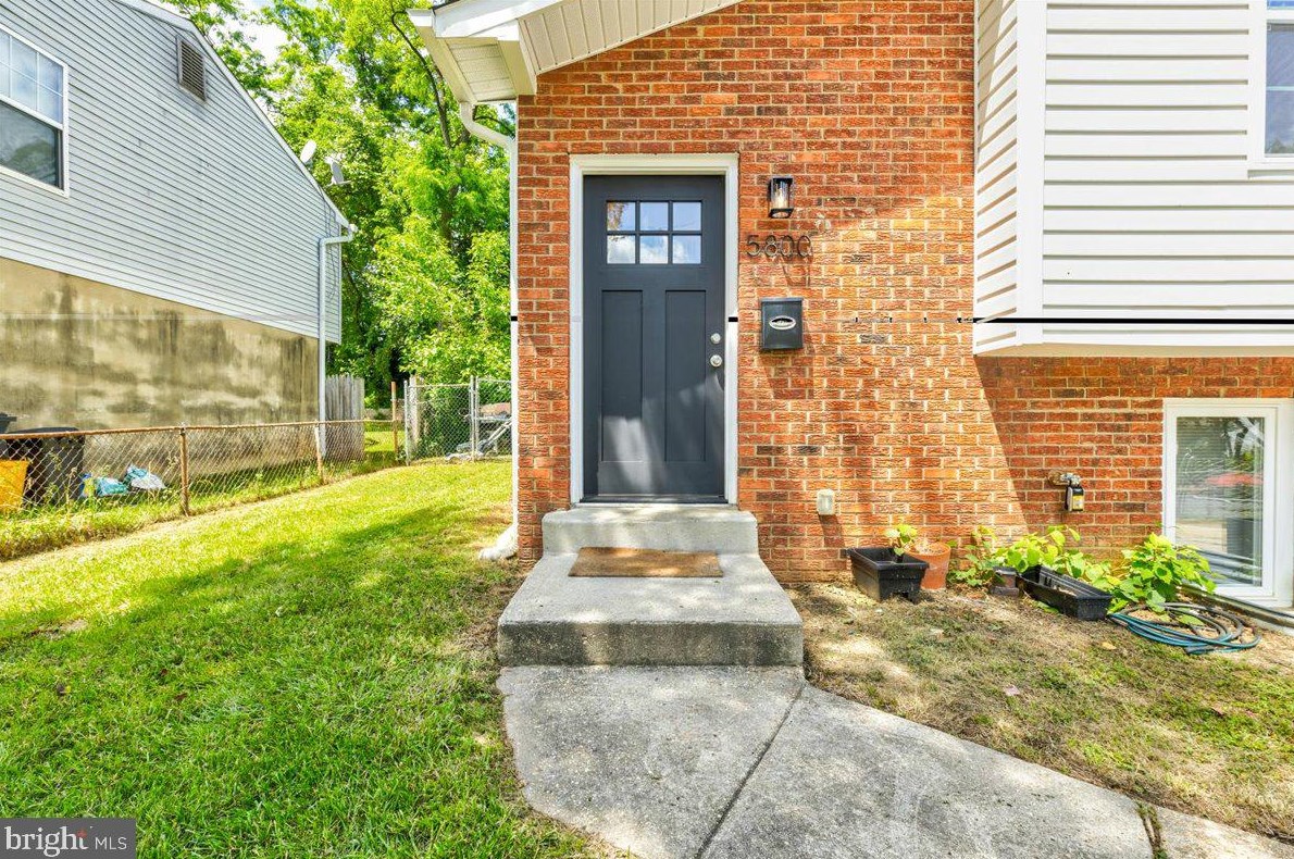 5800 L St, Capitol Heights MD  20743-6516 exterior
