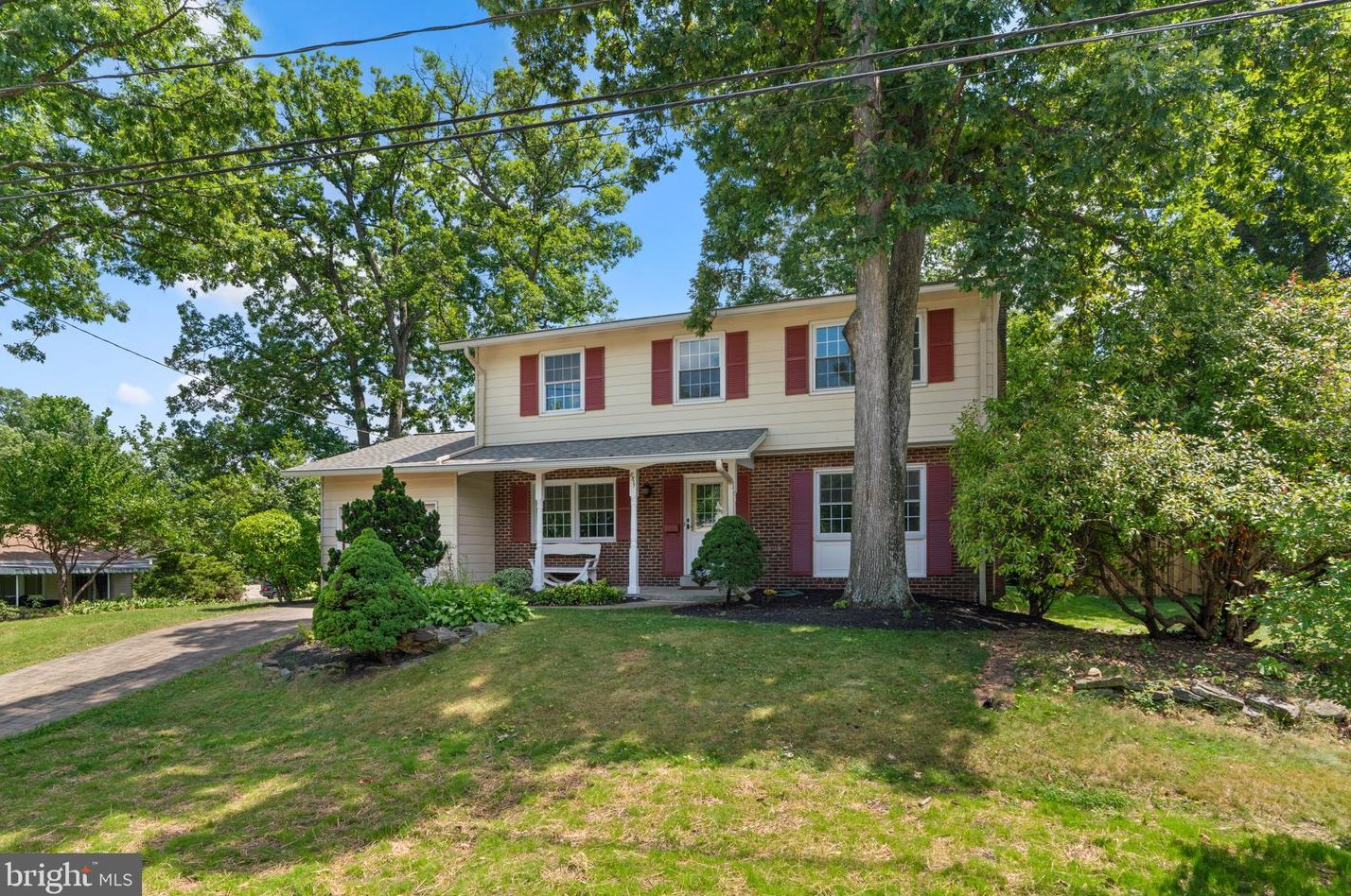 8511 Magnolia Dr, Lanham, MD 20706