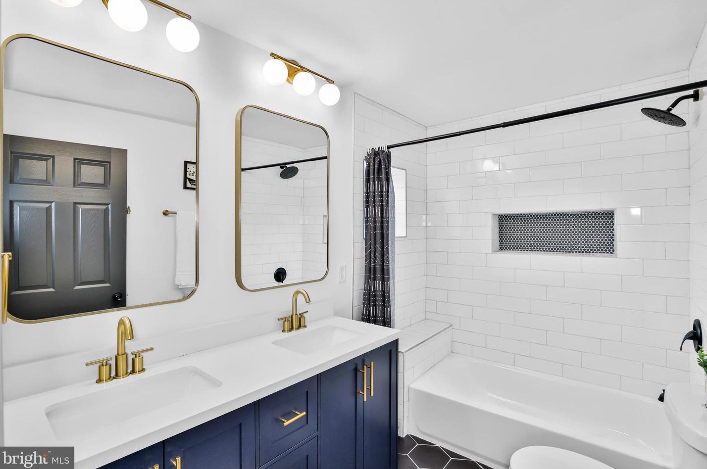 5818 Crown St, Capitol Heights MD 20743-2005 exterior