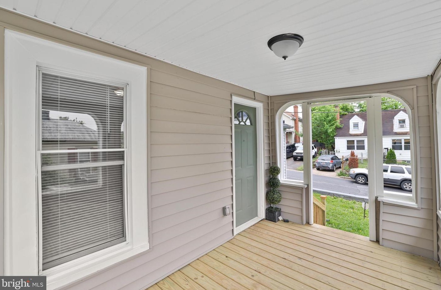 5818 Crown St, Capitol Heights, MD 20743-2005