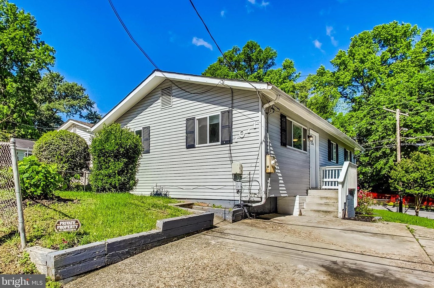 1011 Iago Ave, Capitol Heights MD 20743-3916 exterior