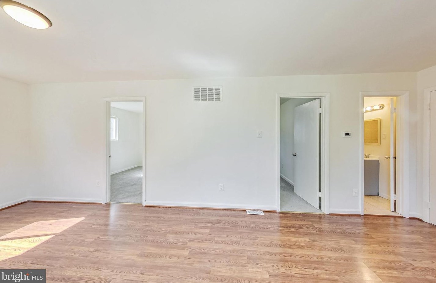 1011 Iago Ave, Capitol Heights MD 20743-3916 exterior