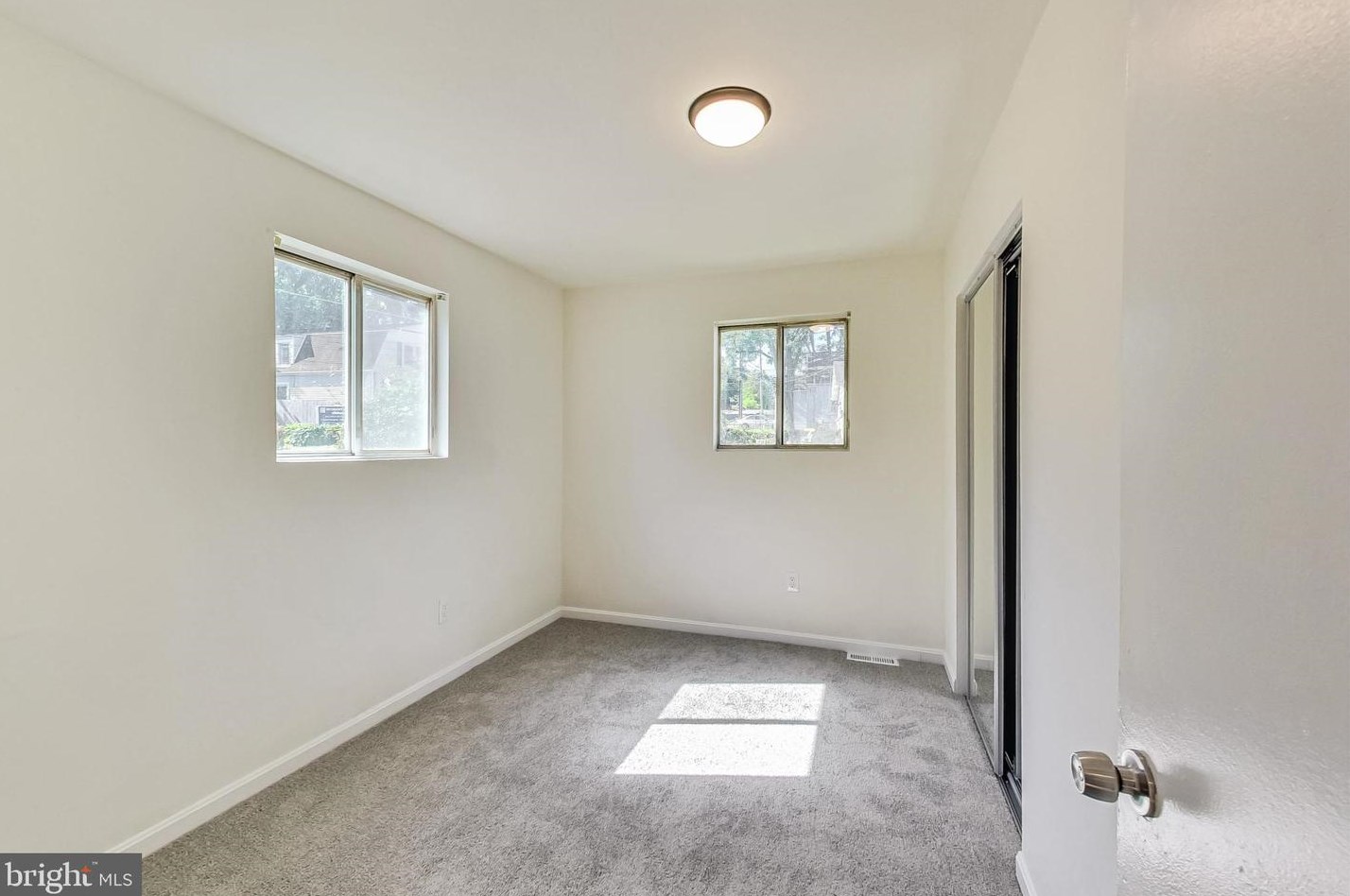 1011 Iago Ave, Capitol Heights MD 20743-3916 exterior