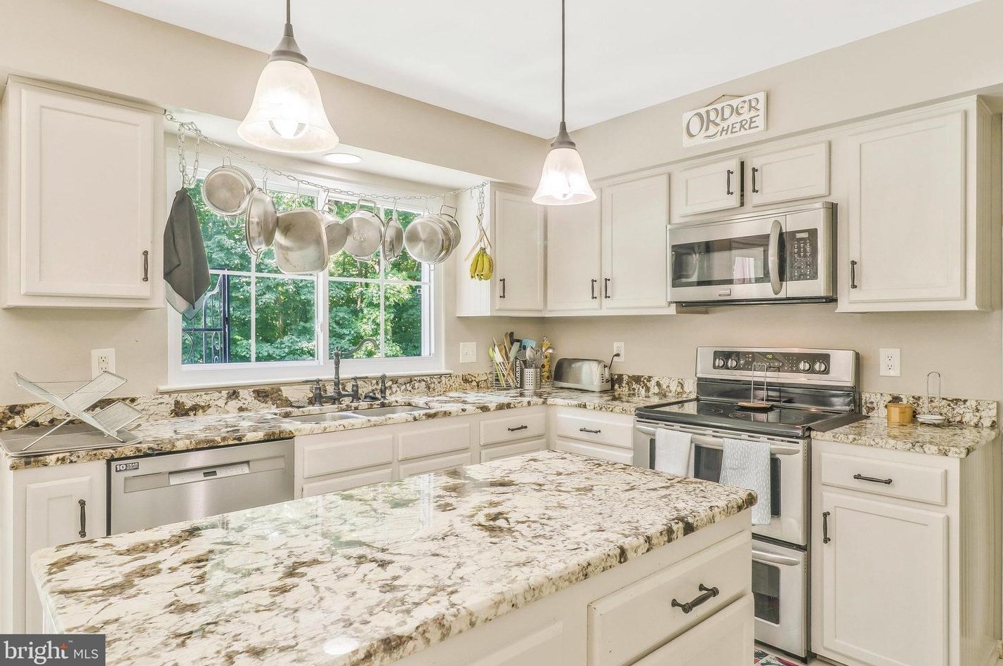 500 Dobbin Ct, Accokeek MD 20607-2037 exterior