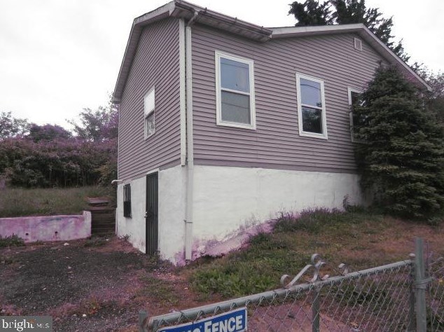 1208 Elfin Ave, Capitol Heights, MD 20743-5156