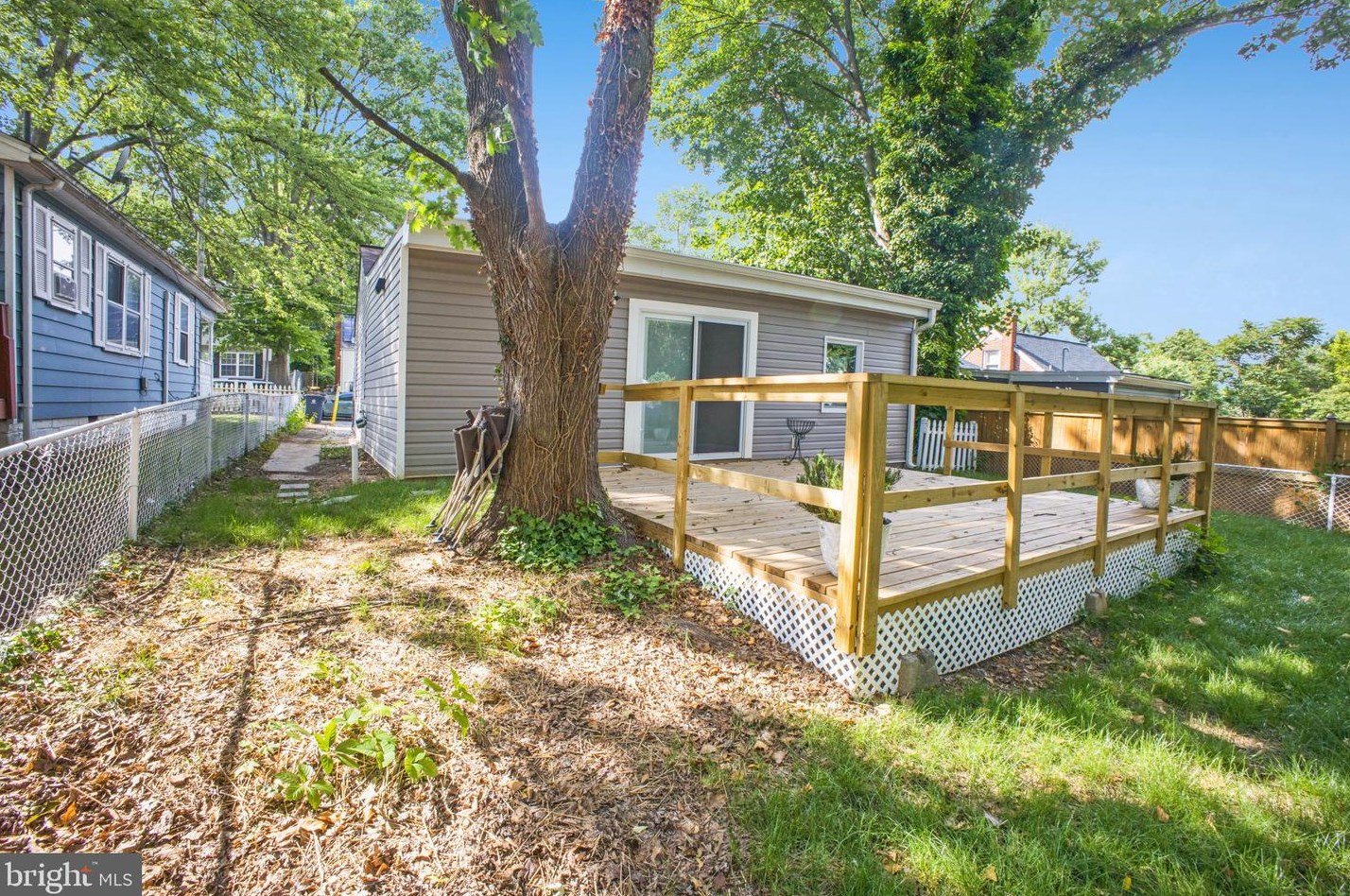 612 Drum Ave, Capitol Heights MD 20743-3950 exterior