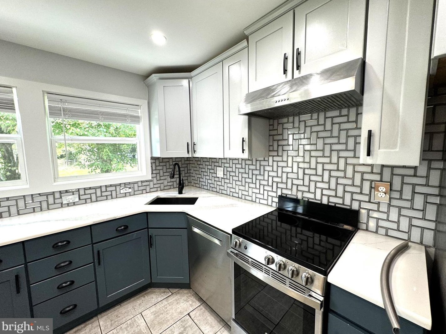 5907 Lundy Dr, Lanham, MD 20706