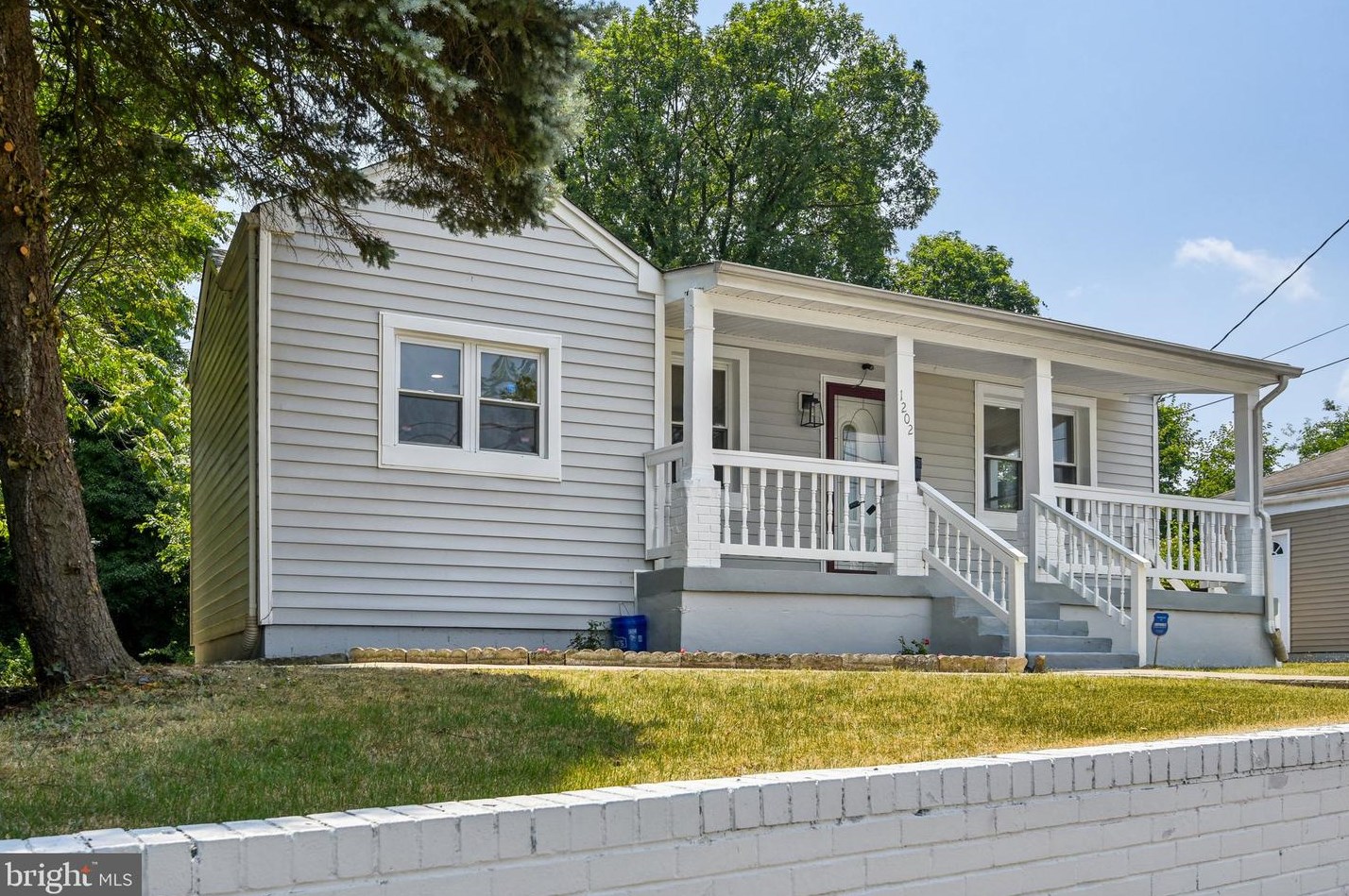 1202 Chapel Oaks Dr, Capitol Heights, MD 20743