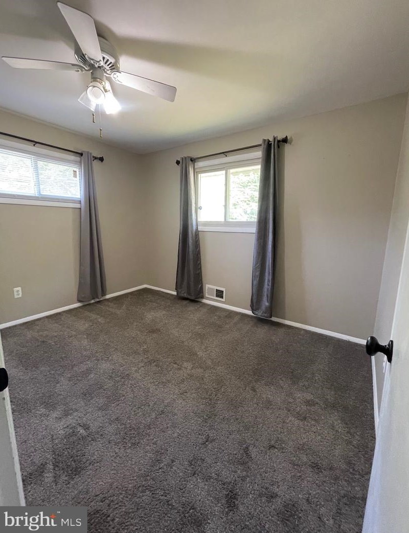 9213 Rolling View Dr, Lanham, MD 20706-2476