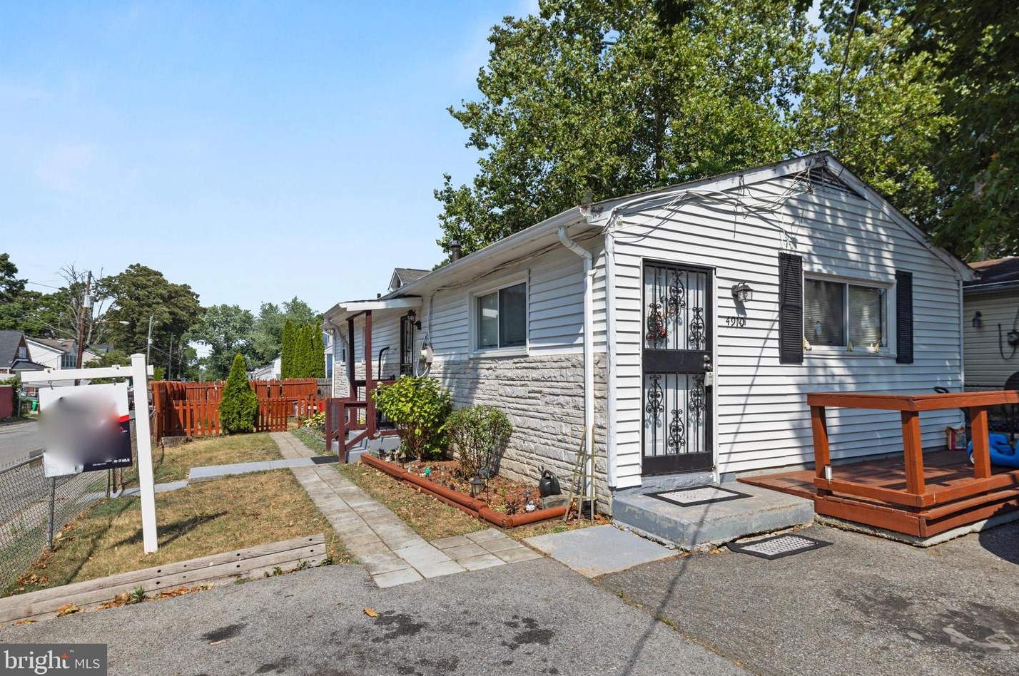 4910 Emo St, Capitol Heights, MD 20743