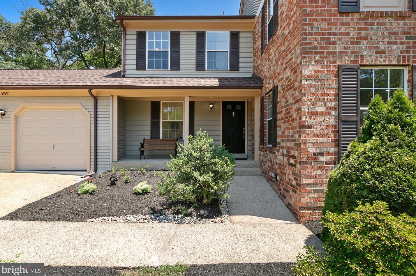 10107 Treetop Ln, Lanham, MD 20706