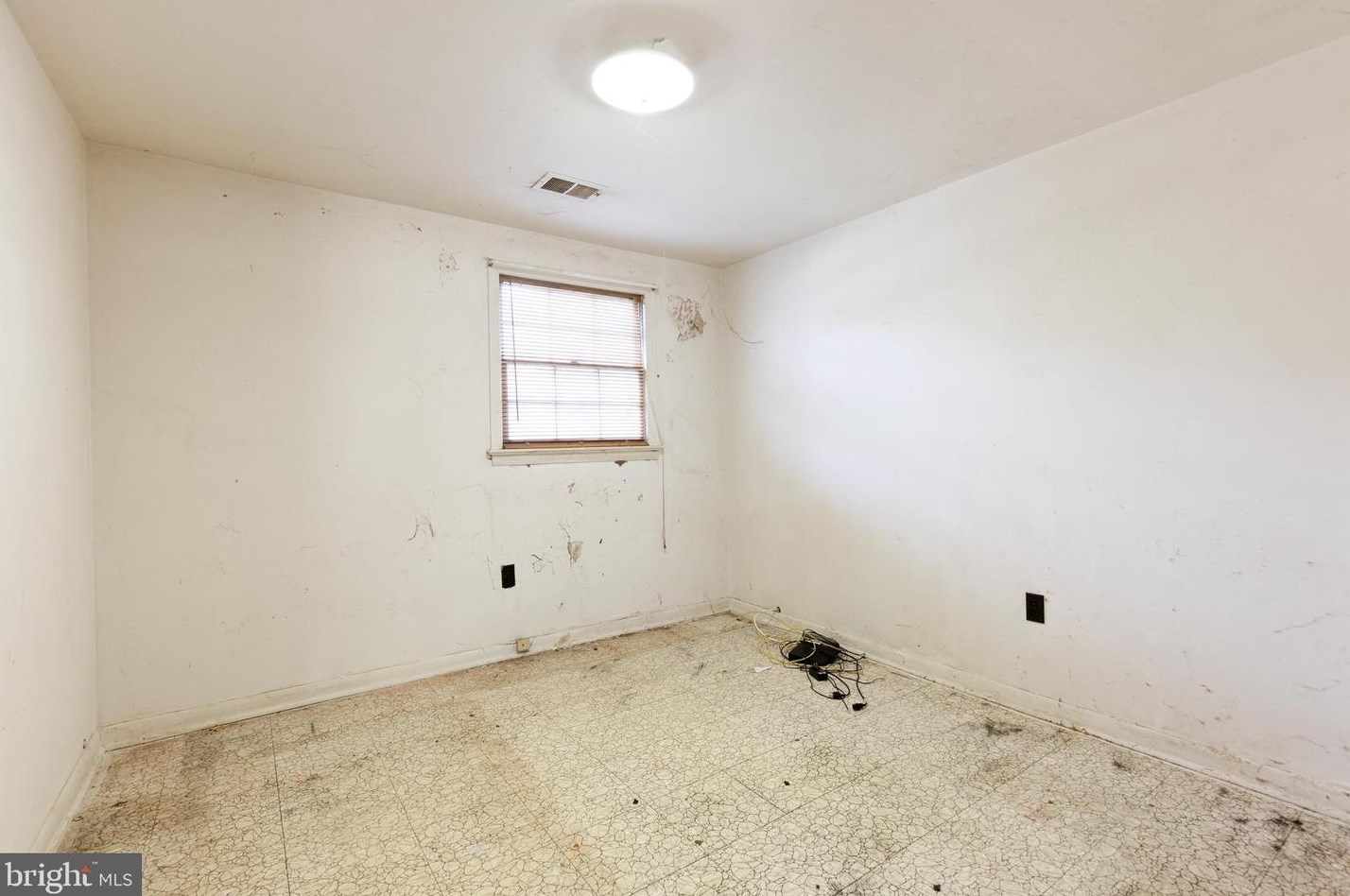 6117 Armor Dr, Clinton MD  20735-3411 exterior