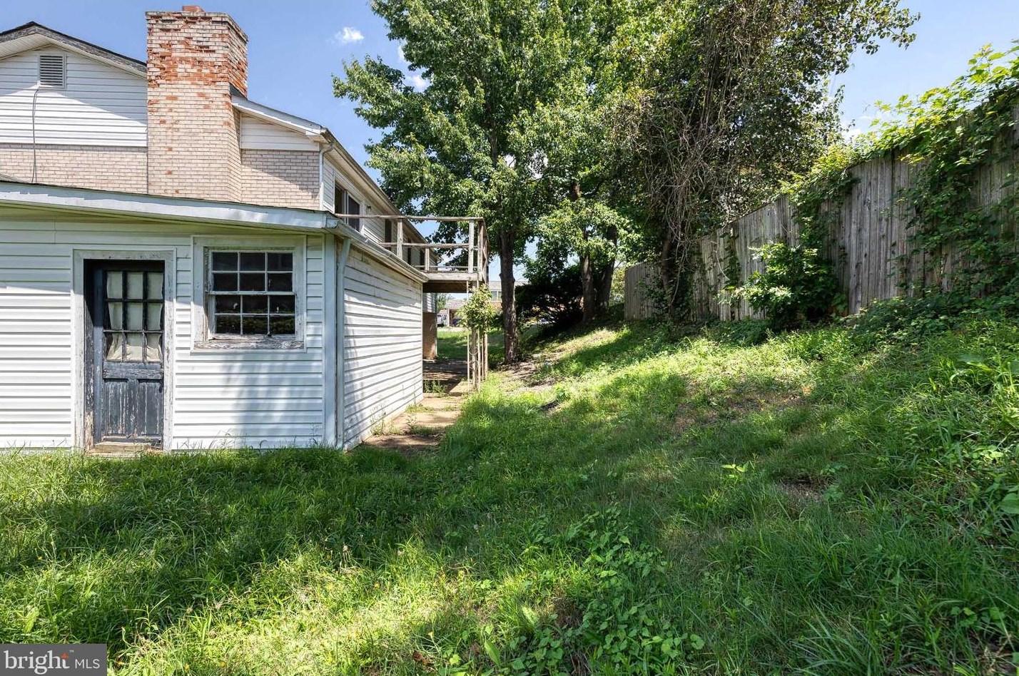 6117 Armor Dr, Clinton MD  20735-3411 exterior