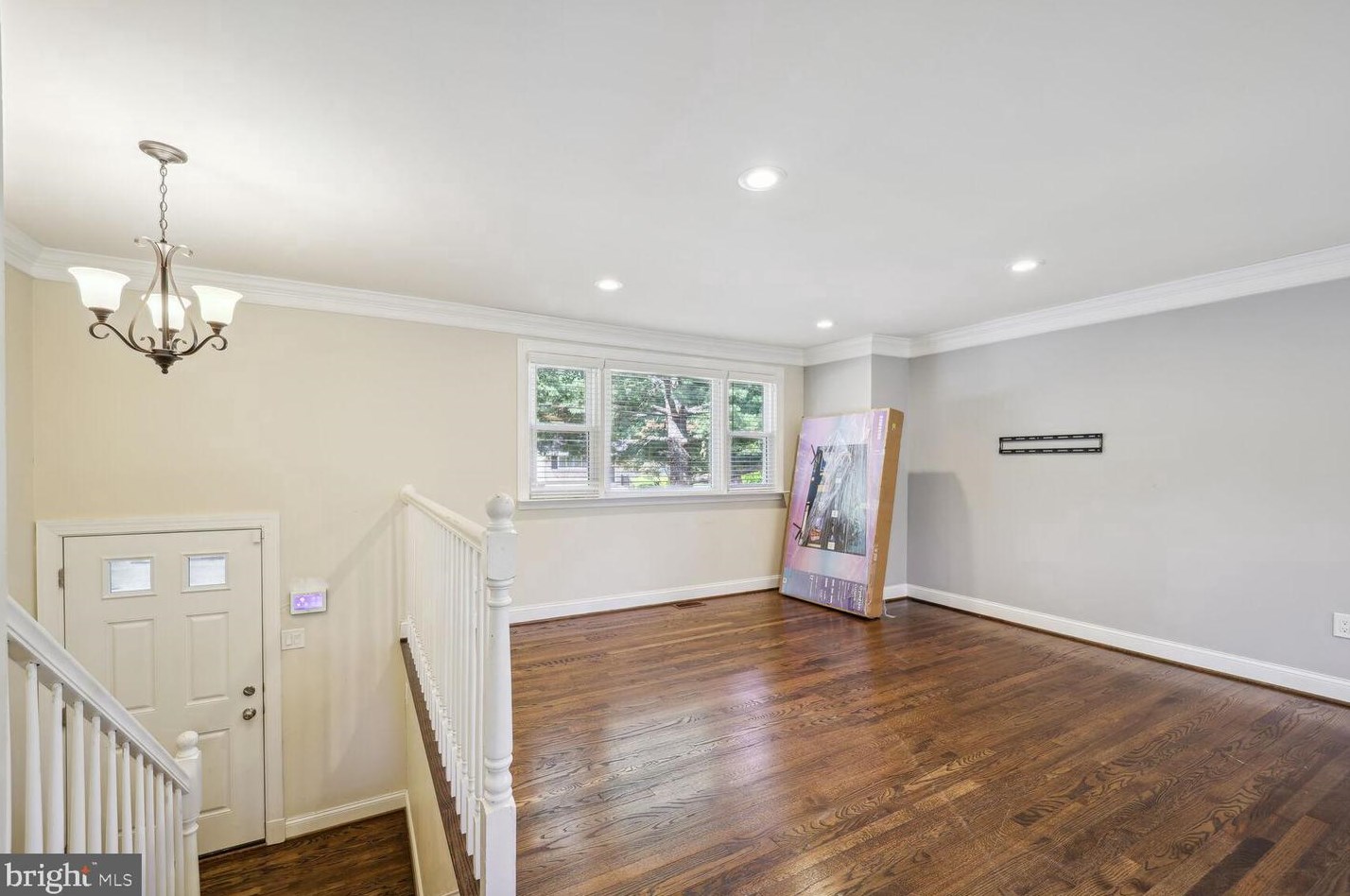 9708 Glen View Dr, Clinton, MD 20735