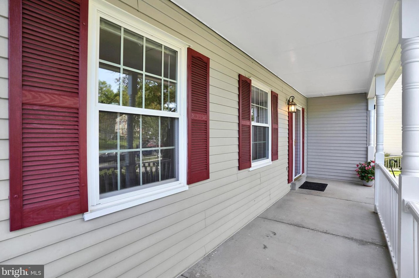 9121 Mchenry Ln, Lanham, MD 20706